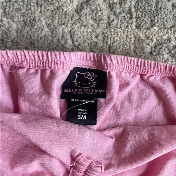 Hello Kitty Pink Apparel - Picture 2 of 2